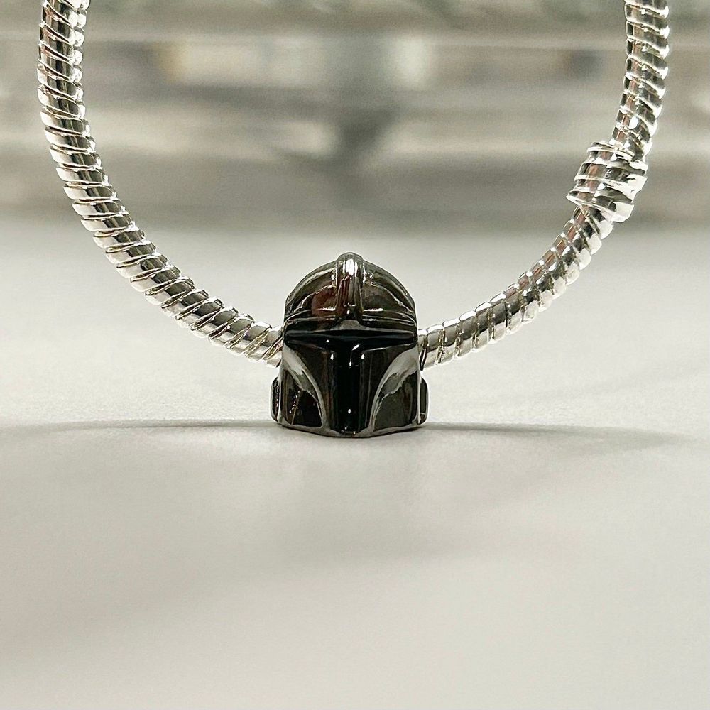 Star Wars The Mandalorian Helmet Charm - Picture 3 of 6